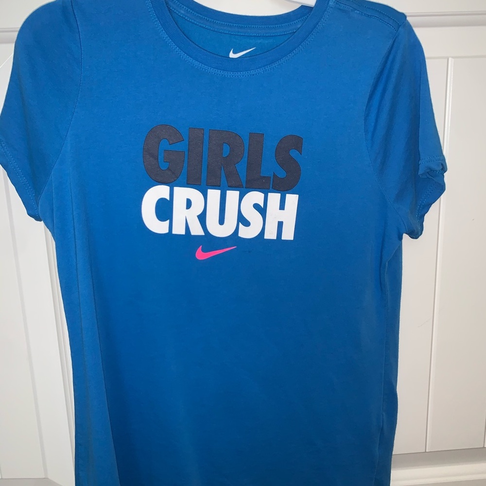 Girls nike t-shirt